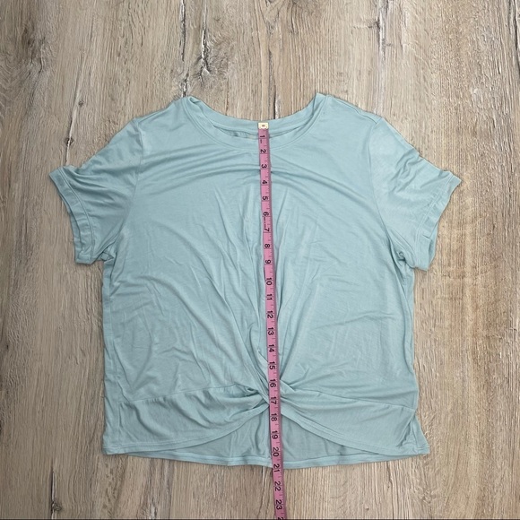 Zella Blue Short Sleeve Twist Front Top Sz Large - Picture 7 of 13
